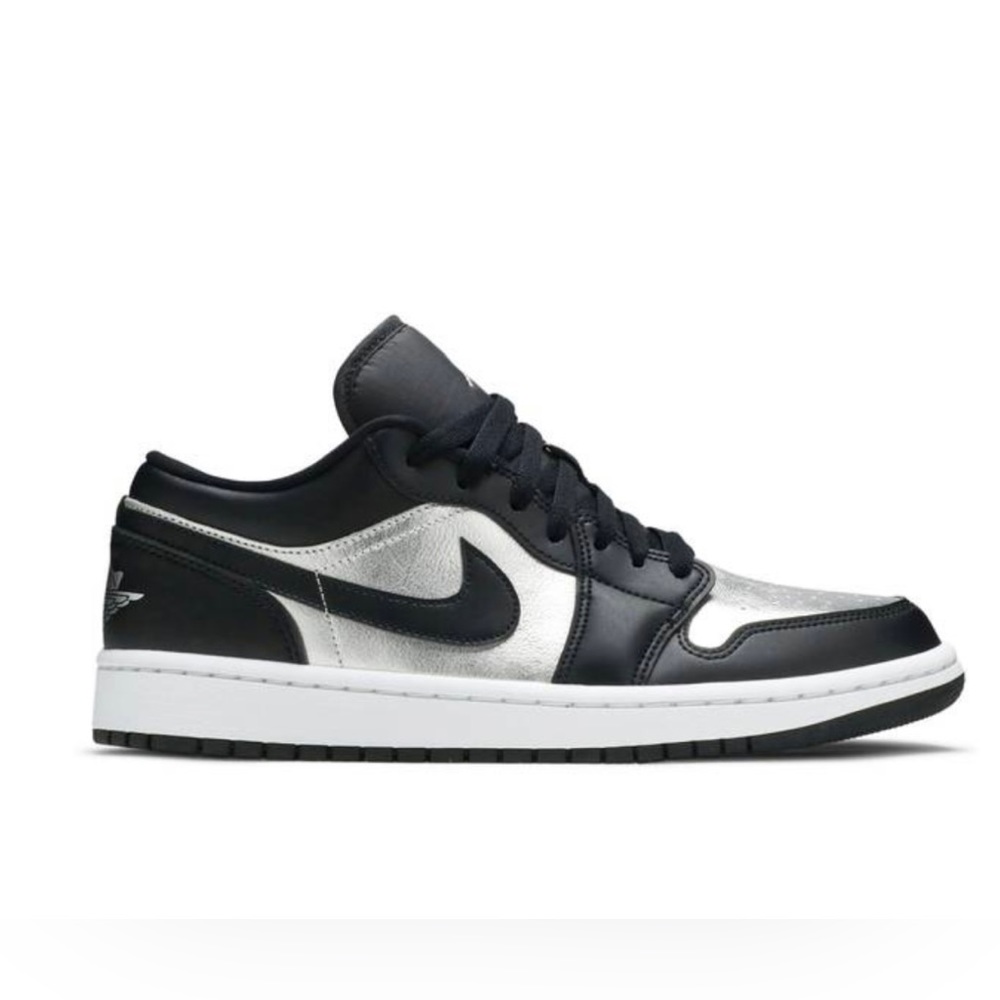 Air Jordan 1 low SE “silver toe”